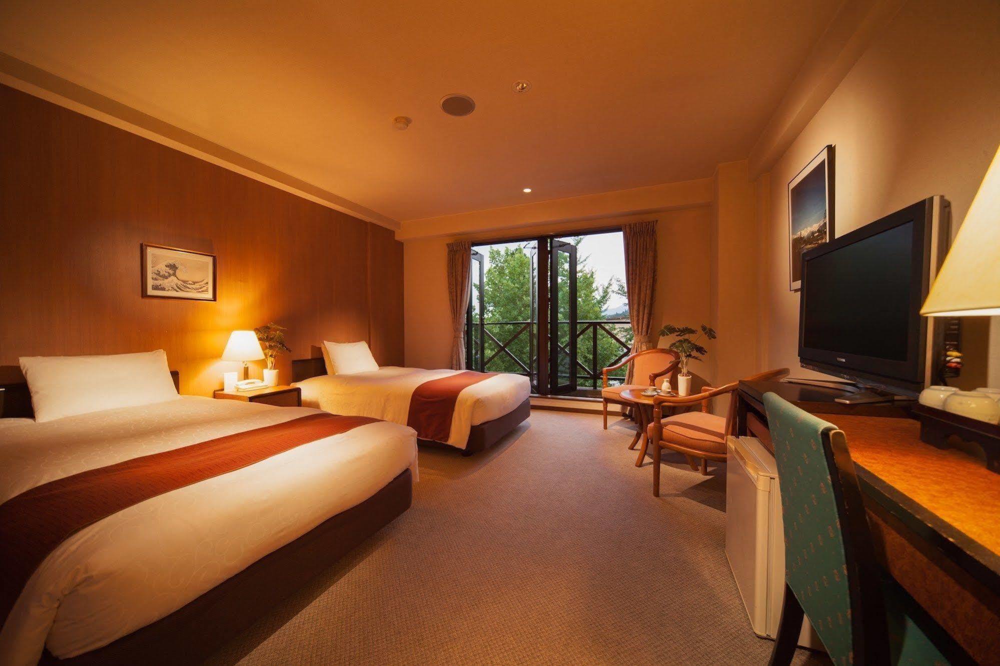 Hakuba Springs Hotel Exterior photo